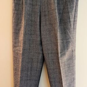 Women's tailored wool lined slacks by Harvey Bernard size 6